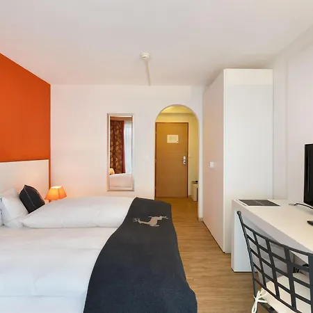 Hotel Piz 3*